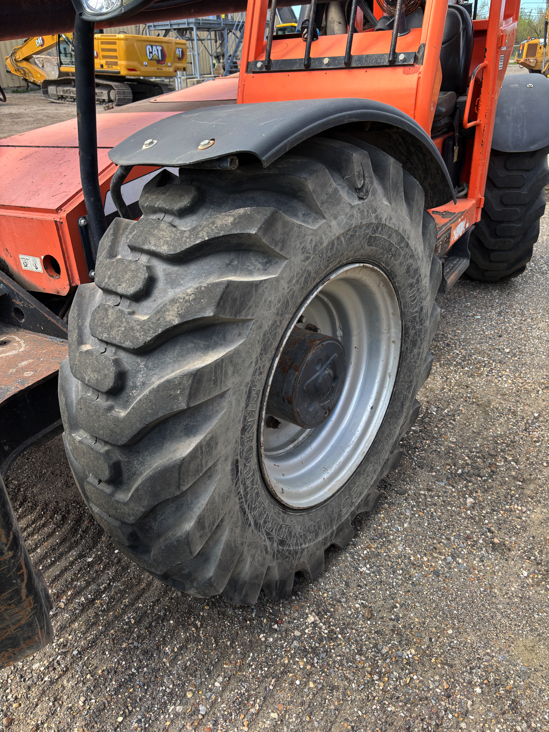 2013 SKY TRAK 10042 - Image 8